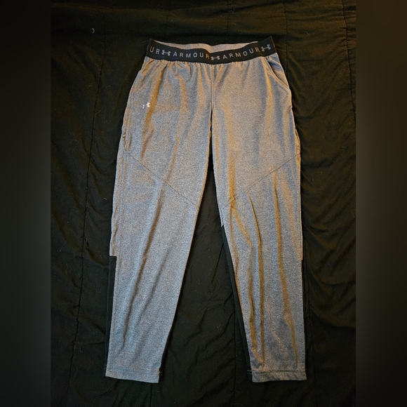 3 pairs of UA joggers - Picture 3 of 11